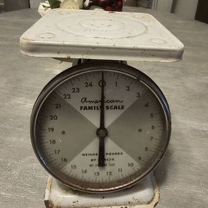 Vintage American Family Scale